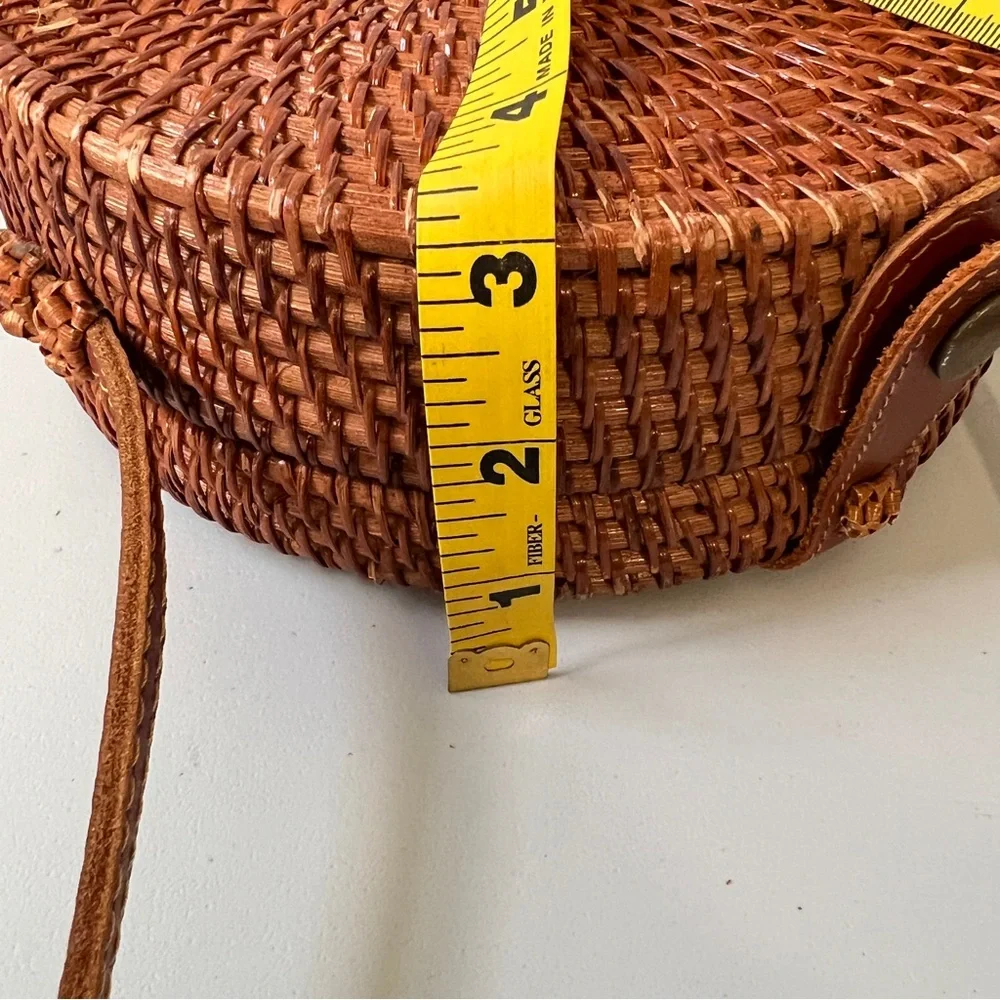 Rattan Woven Round Crossbody With Leather Strap Brown Lined Snap Closure - Picture 11 of 11